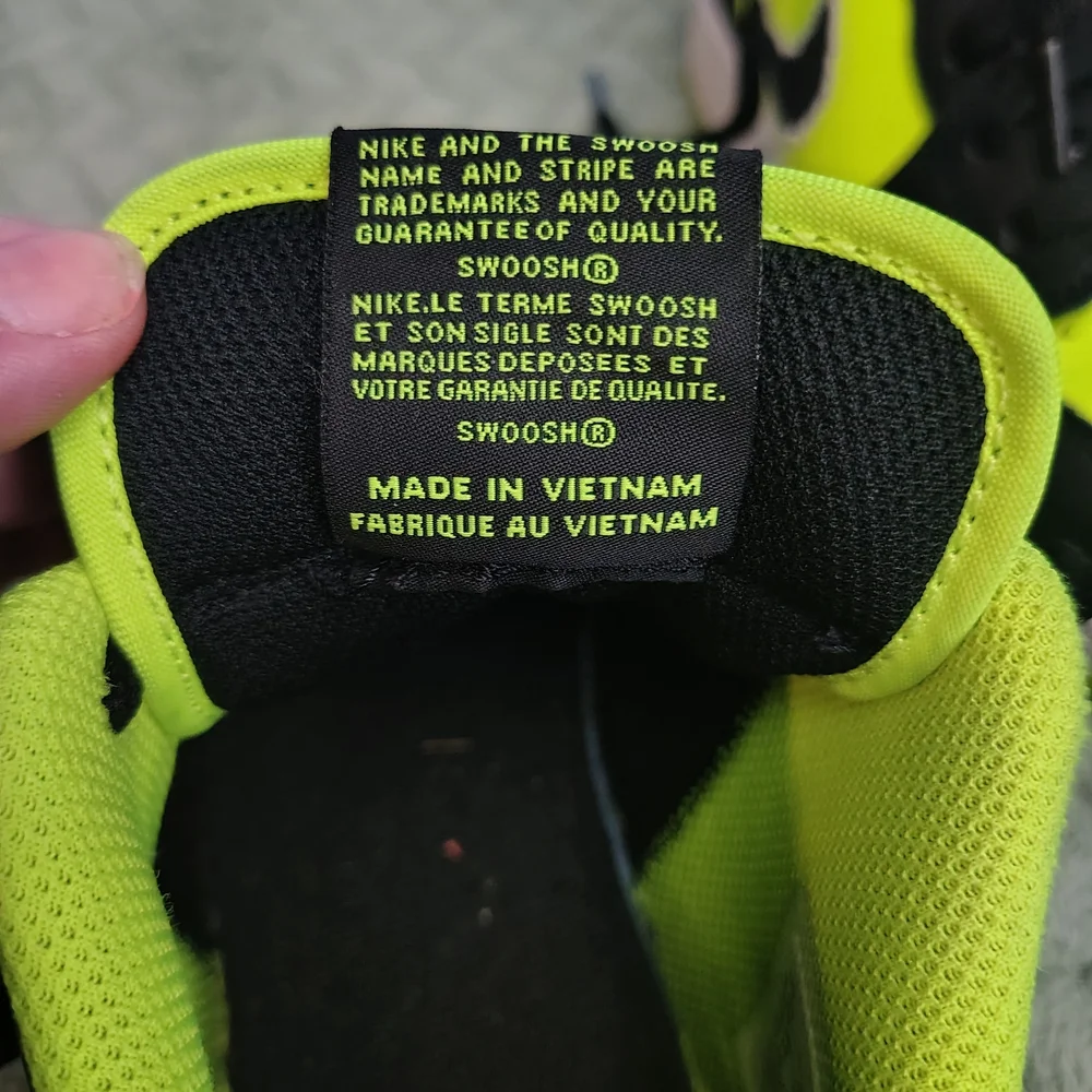 Nike Kids Black and Neon Yellow Low-Top Sneakers
